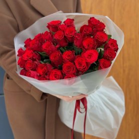 Кенийские розы 40см 35шт от интернет-магазина «Цветочный театр» в Набережных Челнах